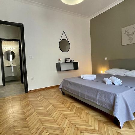 Gorgeous Renovated Apt. Close To Metro And Cultural Sites! Athens Luaran gambar