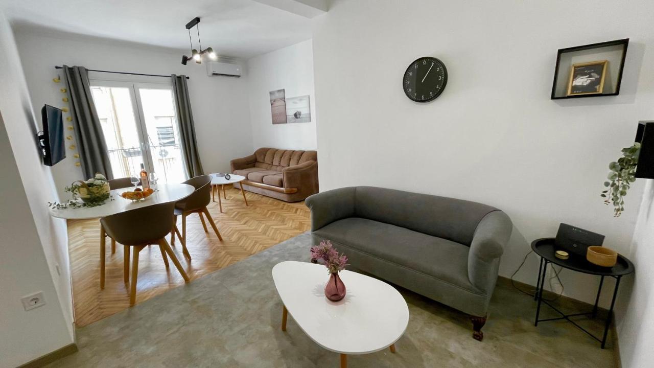 Gorgeous Renovated Apt. Close To Metro And Cultural Sites! Athens Luaran gambar