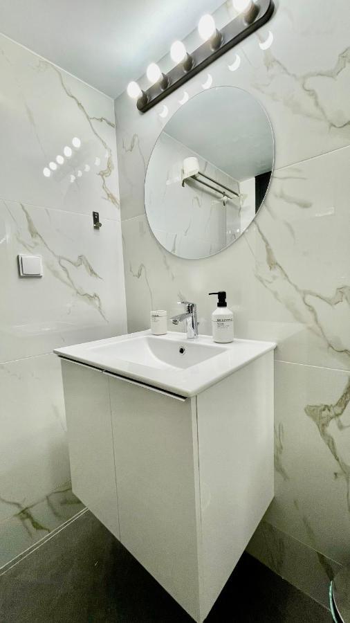 Gorgeous Renovated Apt. Close To Metro And Cultural Sites! Athens Luaran gambar